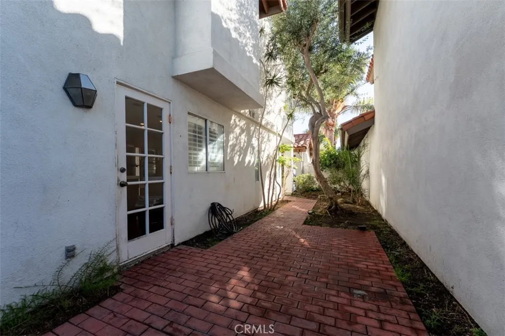 106 Del Gado Road San Clemente, CA 92672