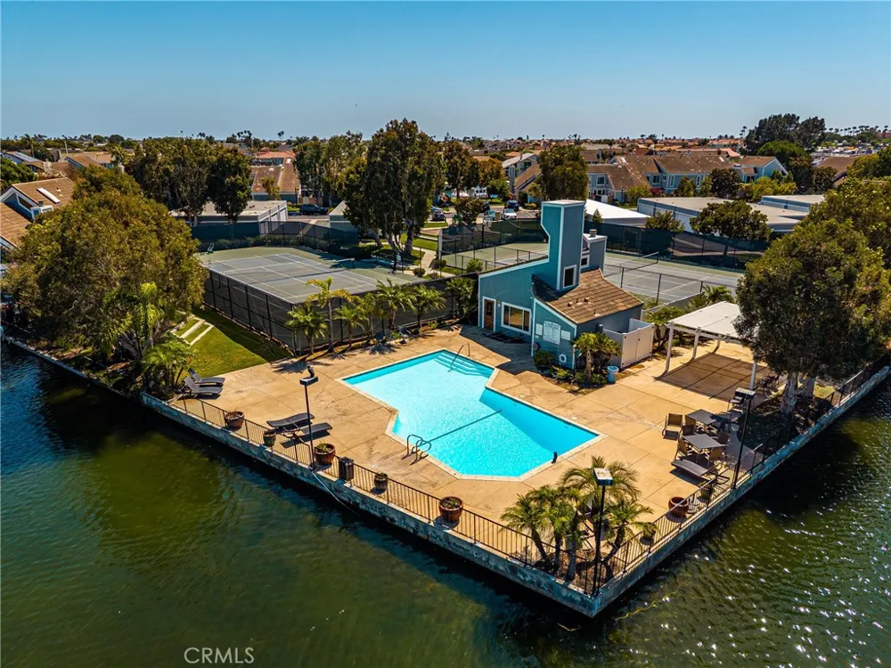 3485 Windspun Huntington Beach, CA 92649