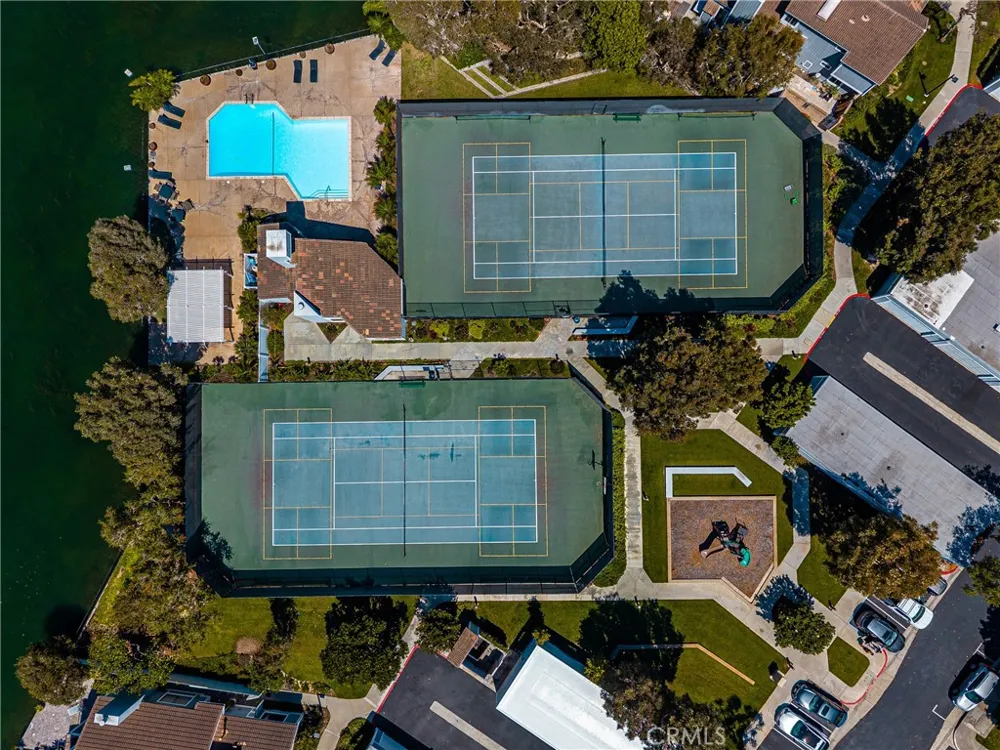 3485 Windspun Huntington Beach, CA 92649