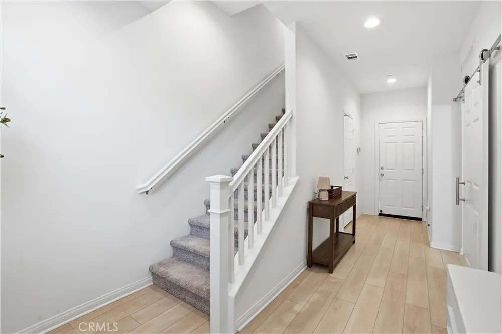 916 E 3RD ST Santa Ana, CA 92701