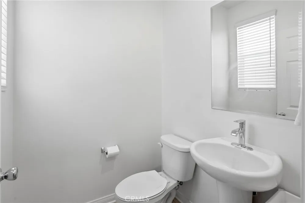 916 E 3RD ST Santa Ana, CA 92701