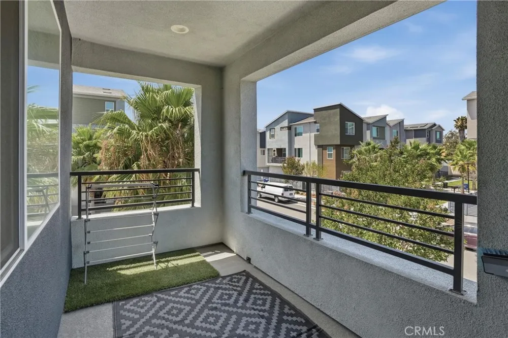 916 E 3RD ST Santa Ana, CA 92701