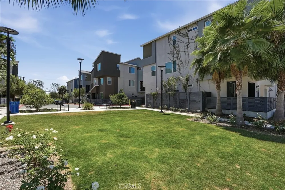 916 E 3RD ST Santa Ana, CA 92701