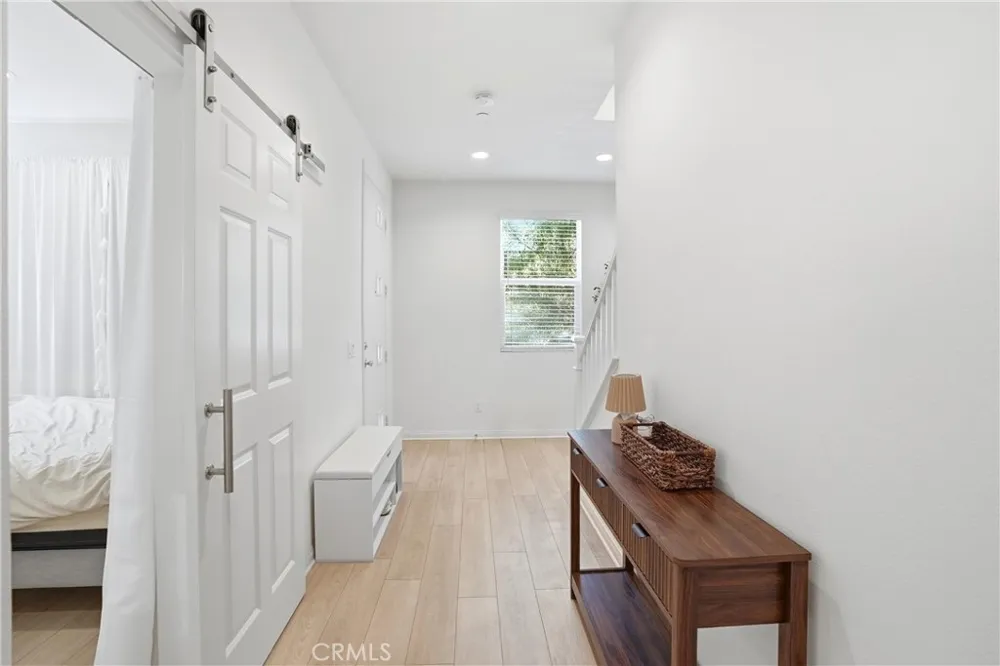 916 E 3RD ST Santa Ana, CA 92701