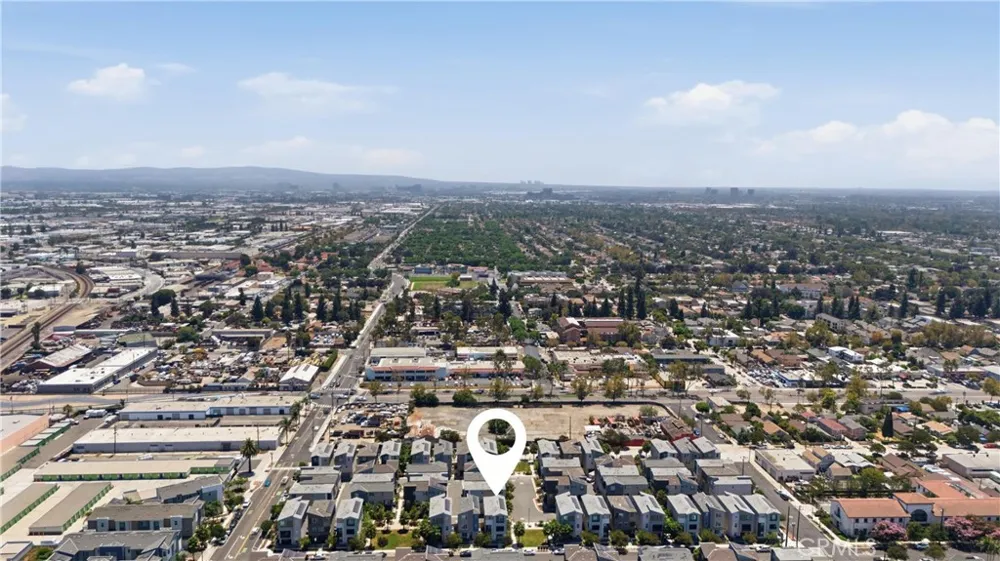 916 E 3RD ST Santa Ana, CA 92701