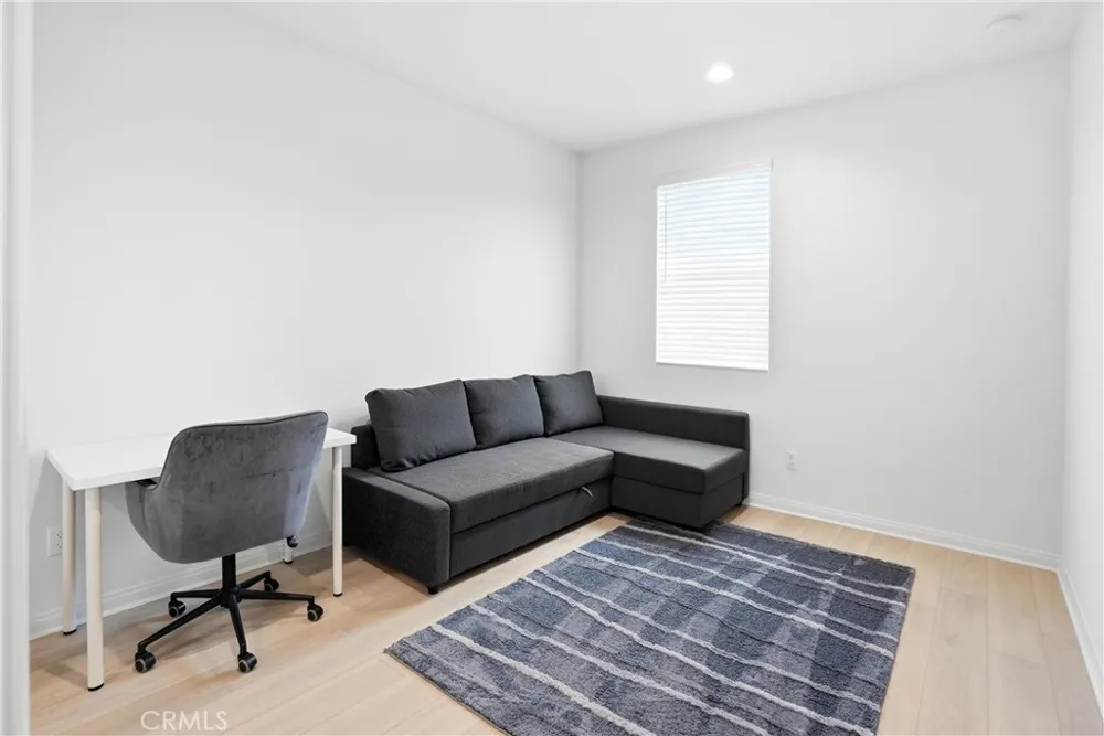 916 E 3RD ST Santa Ana, CA 92701