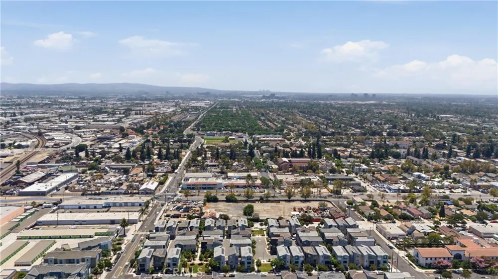 916 E 3RD ST Santa Ana, CA 92701