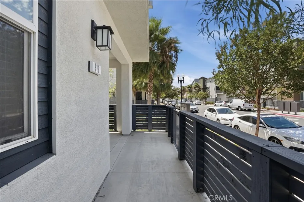 916 E 3RD ST Santa Ana, CA 92701