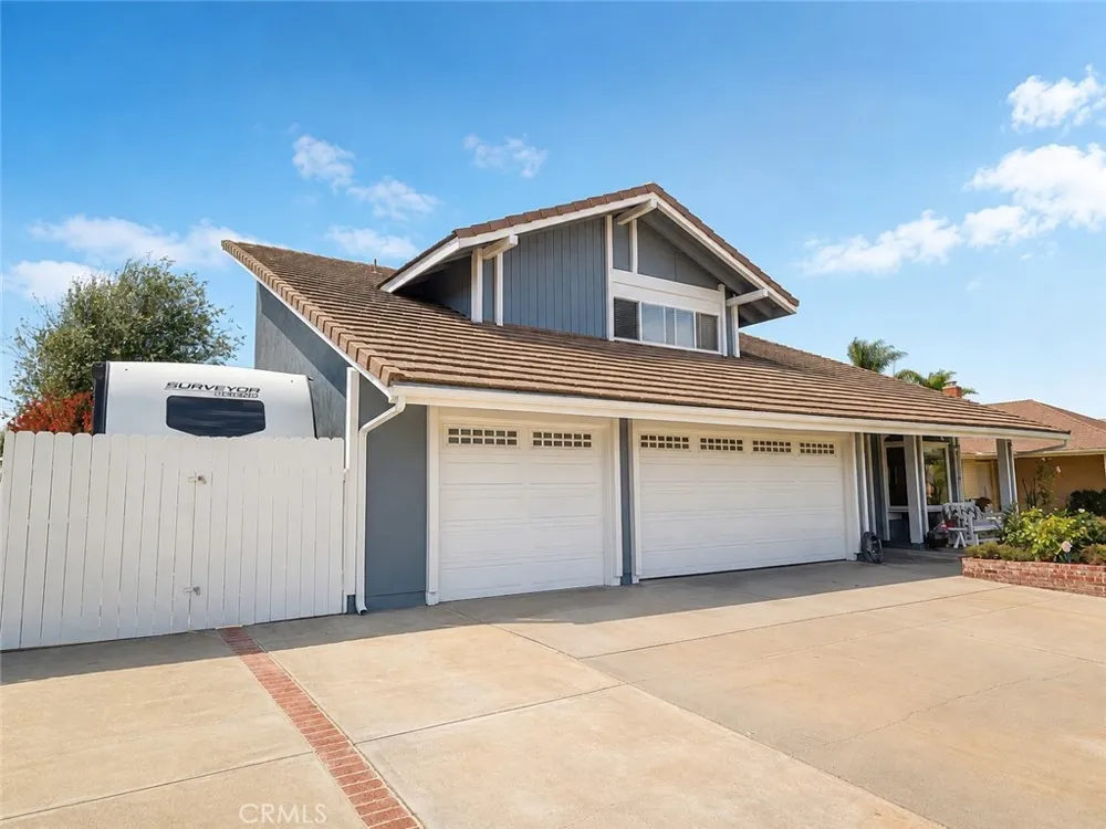 17661 Falkirk Huntington Beach, CA 92649