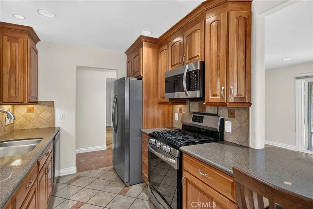 5051 Sisson Drive Huntington Beach, CA 92649