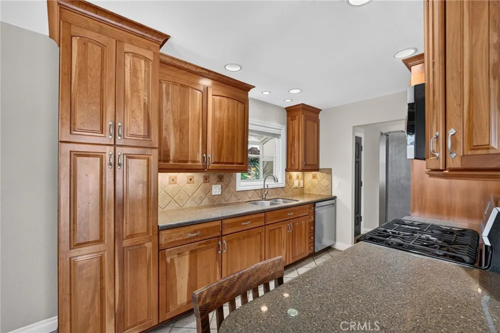 5051 Sisson Drive Huntington Beach, CA 92649