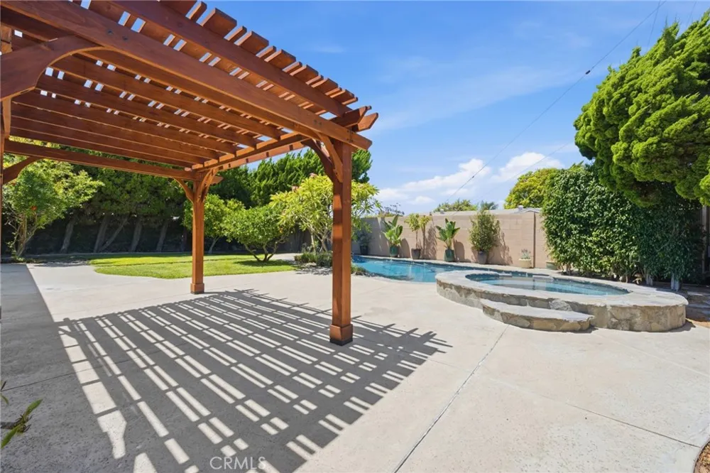 5051 Sisson Drive Huntington Beach, CA 92649