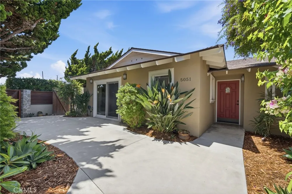 5051 Sisson Drive Huntington Beach, CA 92649