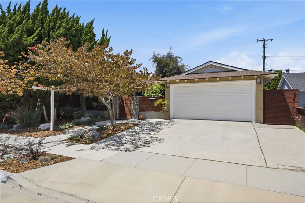 5051 Sisson Drive Huntington Beach, CA 92649