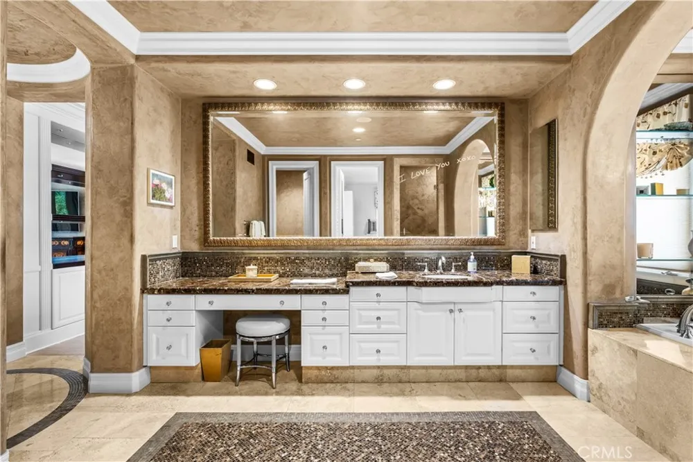 11284 Amberdale Drive Tustin, CA 92782