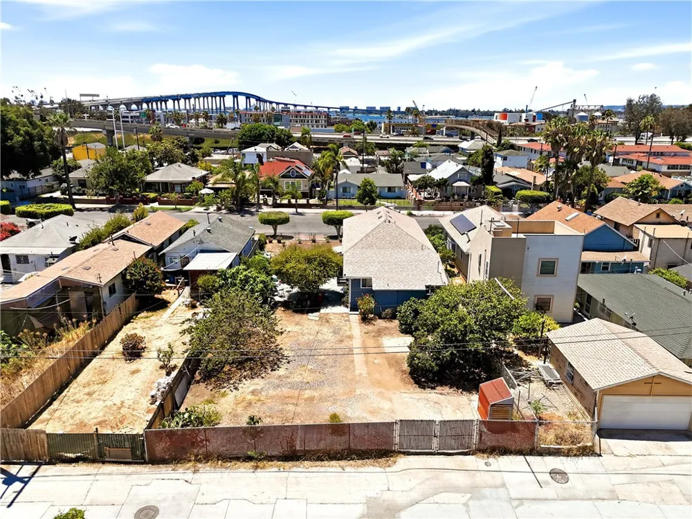 1832 Julian San Diego, CA 92113