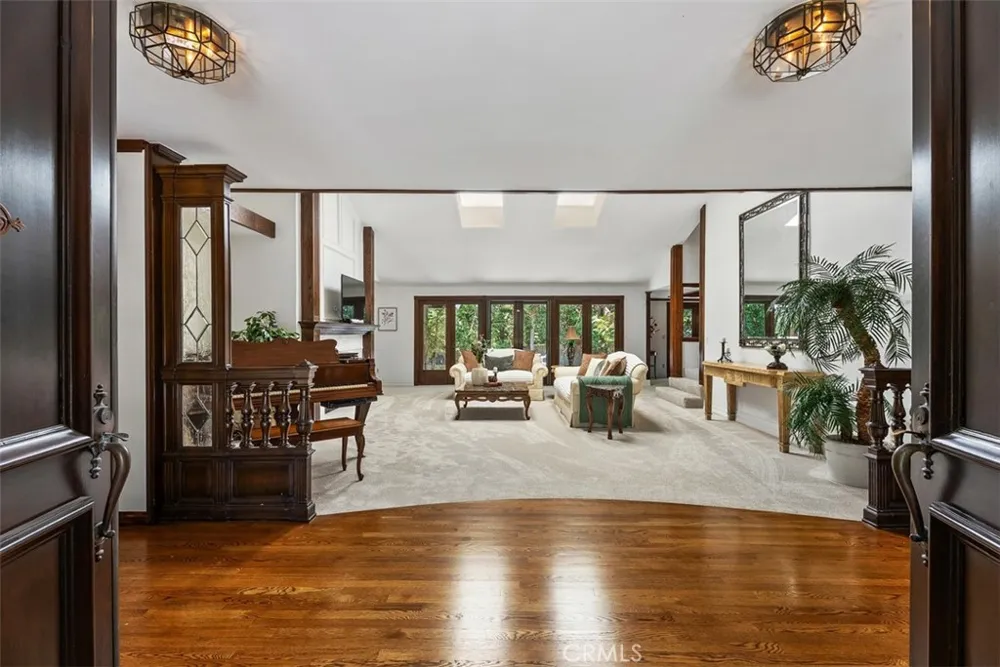 1632 SE Skyline Drive North Tustin, CA 92705