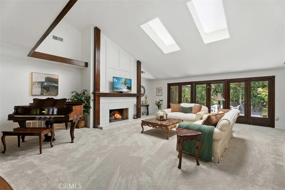 1632 SE Skyline Drive North Tustin, CA 92705
