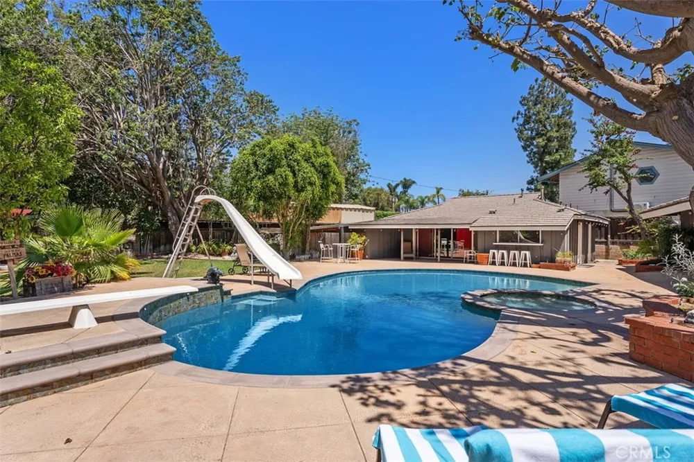 1632 SE Skyline Drive North Tustin, CA 92705