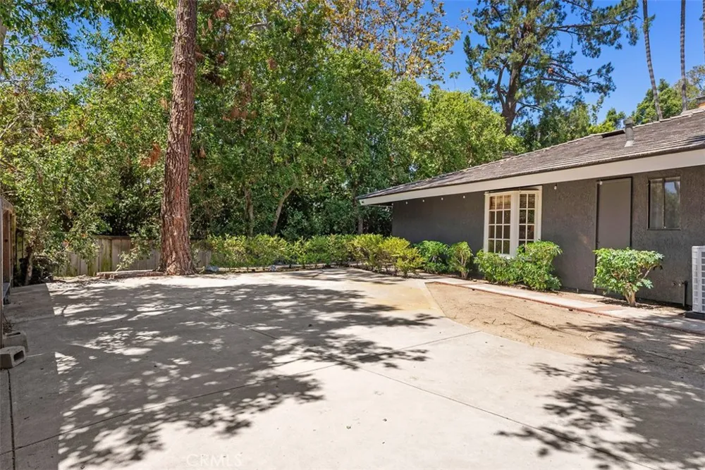 1632 SE Skyline Drive North Tustin, CA 92705