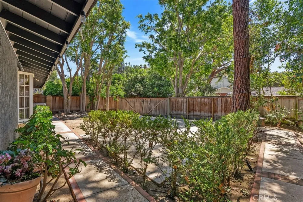 1632 SE Skyline Drive North Tustin, CA 92705