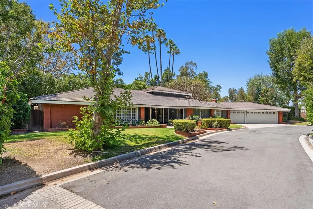 1632 SE Skyline Drive North Tustin, CA 92705