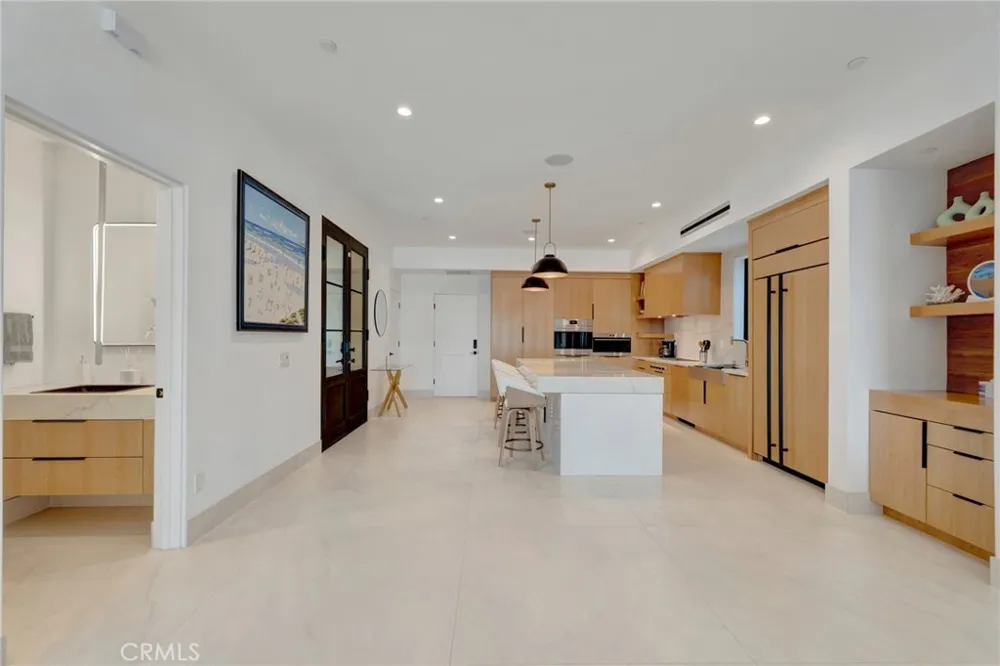 203 Indianapolis Avenue Huntington Beach, CA 92648