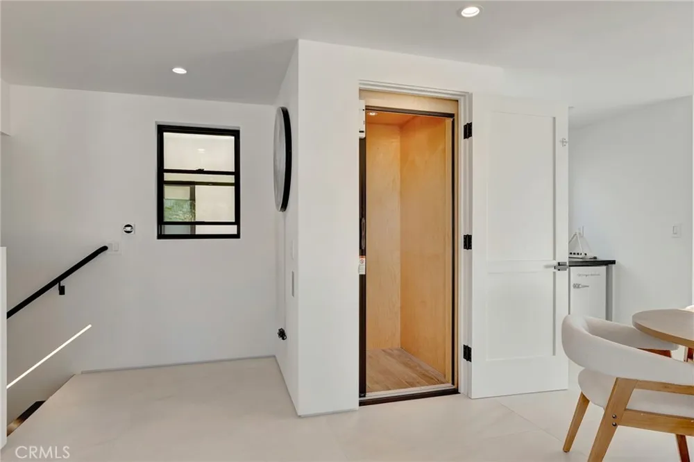 203 Indianapolis Avenue Huntington Beach, CA 92648
