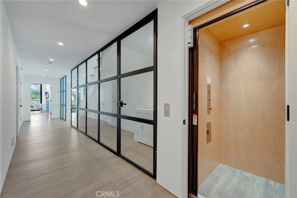 203 Indianapolis Avenue Huntington Beach, CA 92648