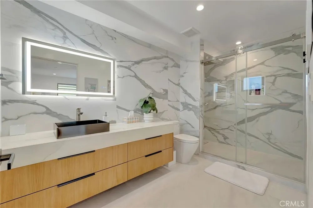 203 Indianapolis Avenue Huntington Beach, CA 92648