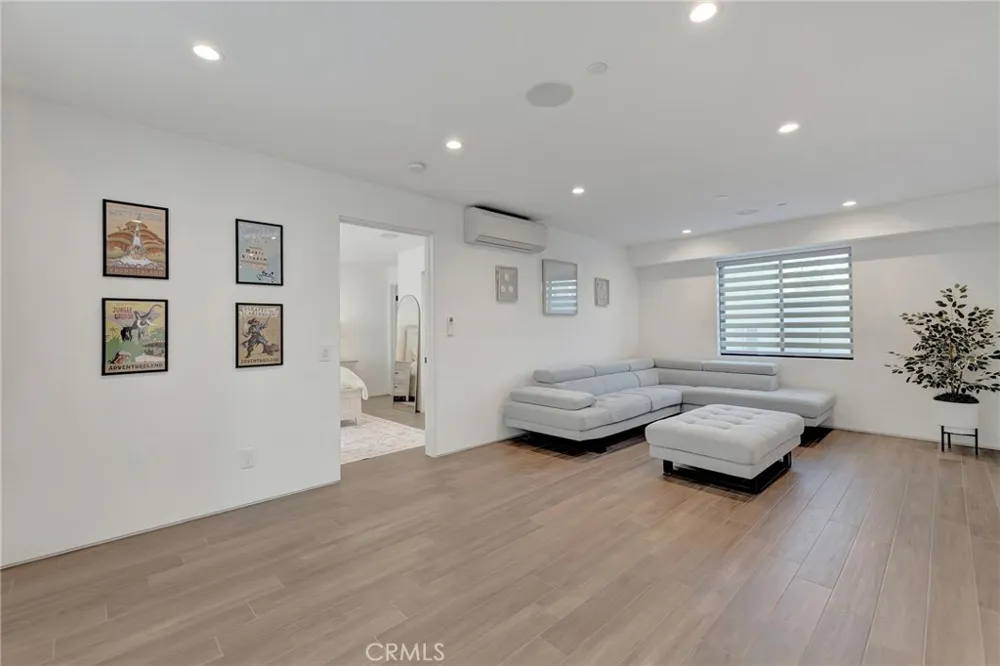 203 Indianapolis Avenue Huntington Beach, CA 92648