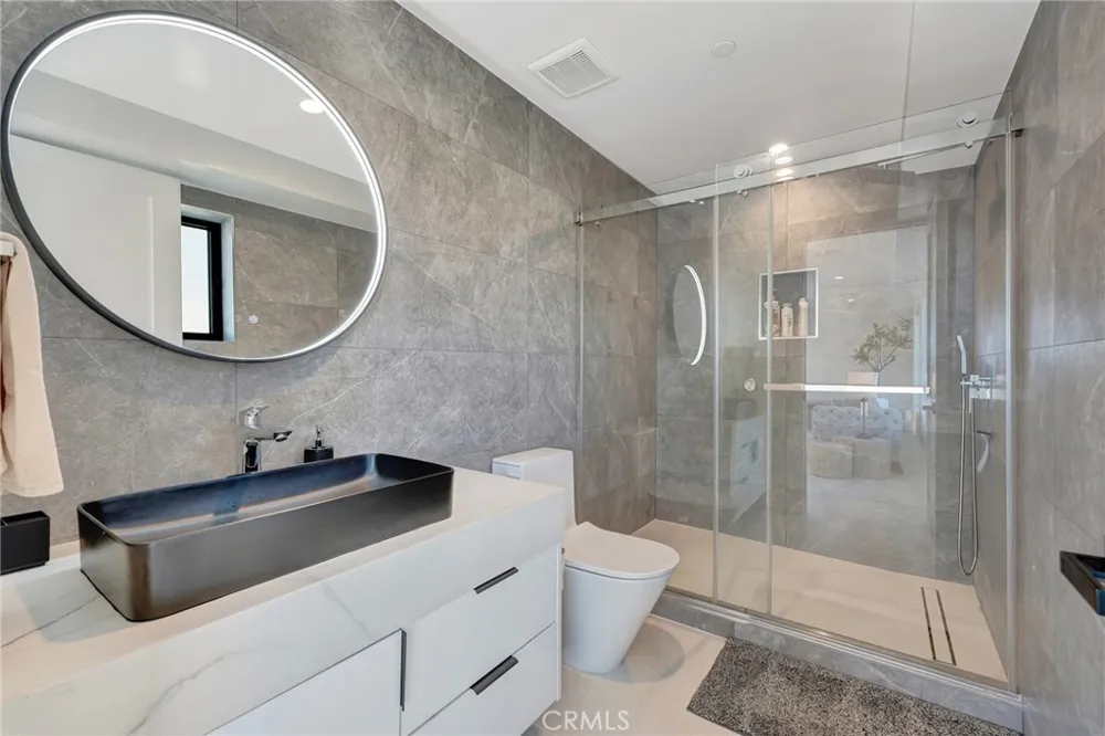 203 Indianapolis Avenue Huntington Beach, CA 92648