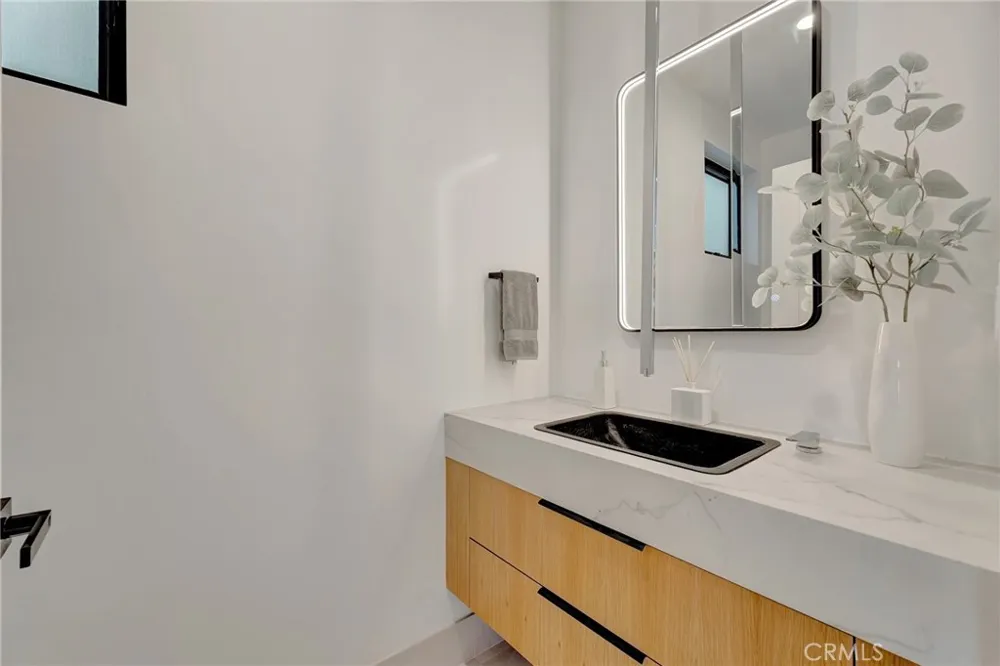203 Indianapolis Avenue Huntington Beach, CA 92648