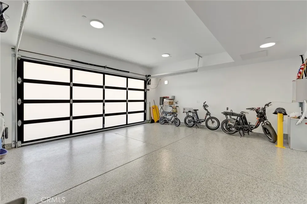 203 Indianapolis Avenue Huntington Beach, CA 92648