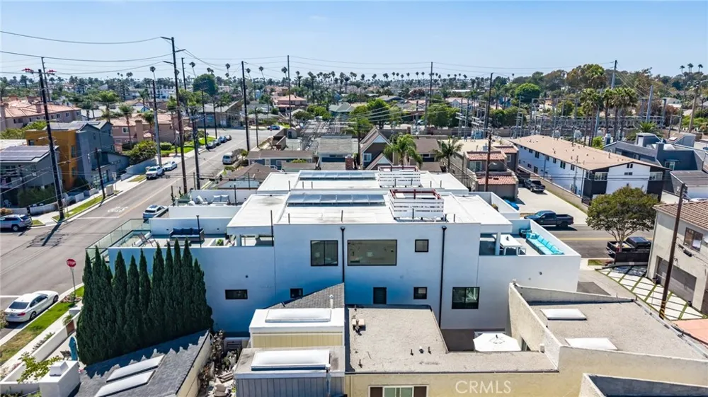 203 Indianapolis Avenue Huntington Beach, CA 92648