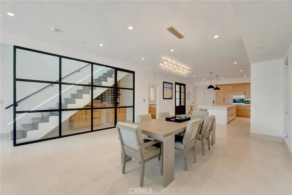 203 Indianapolis Avenue Huntington Beach, CA 92648
