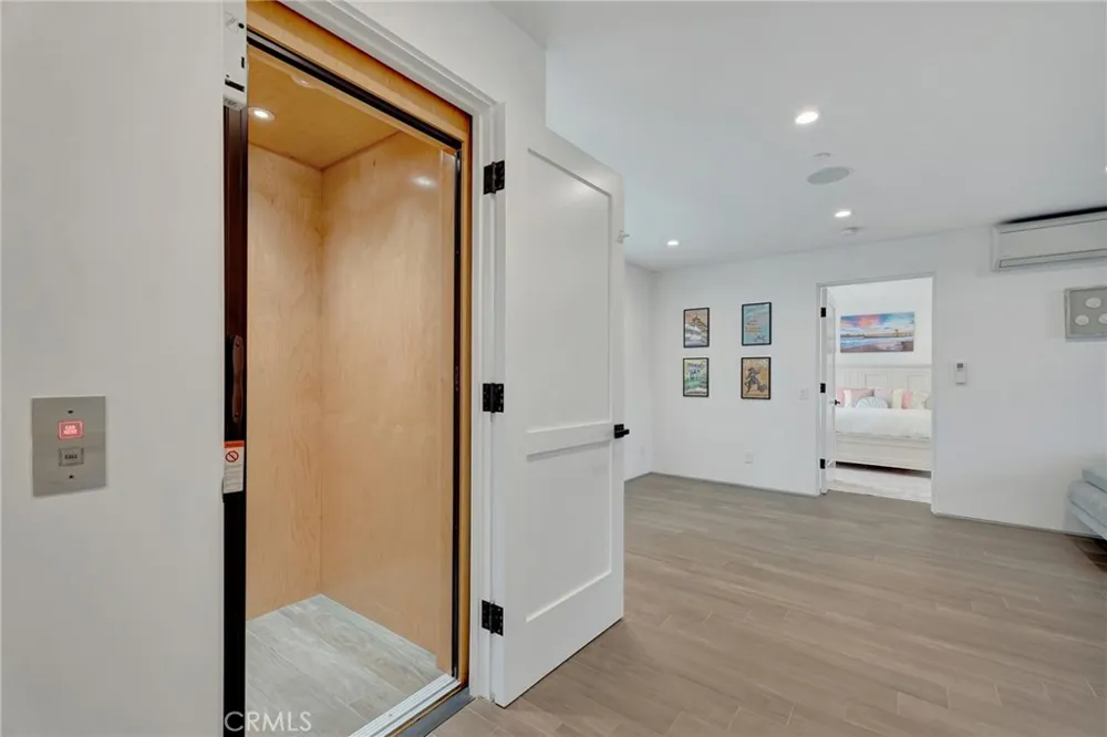 203 Indianapolis Avenue Huntington Beach, CA 92648