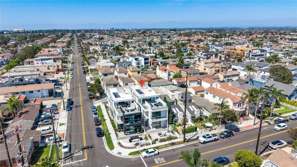 203 Indianapolis Avenue Huntington Beach, CA 92648