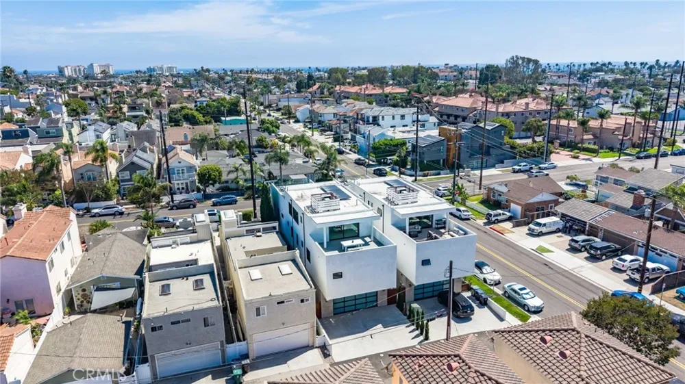 203 Indianapolis Avenue Huntington Beach, CA 92648