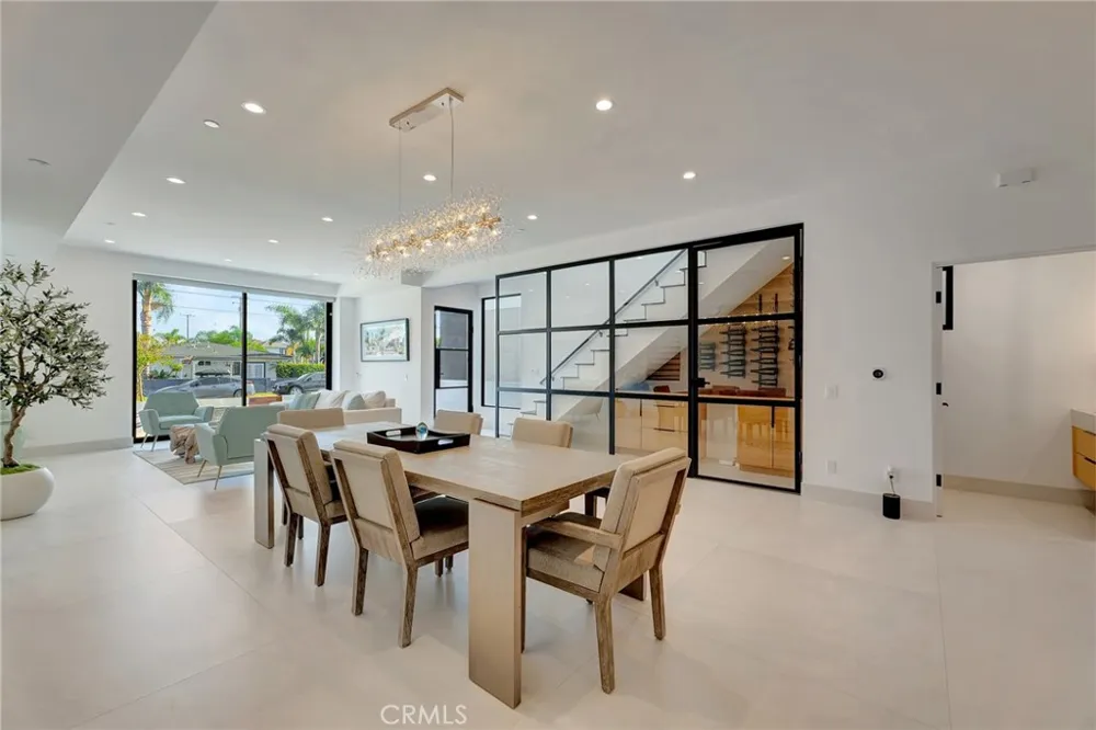 203 Indianapolis Avenue Huntington Beach, CA 92648