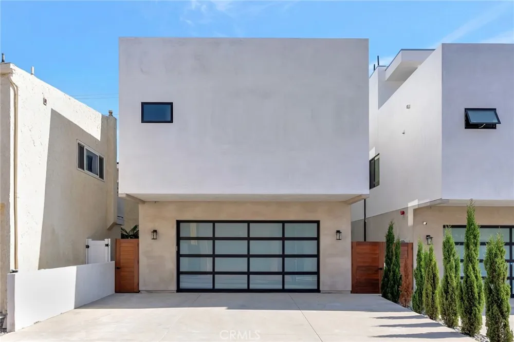 203 Indianapolis Avenue Huntington Beach, CA 92648