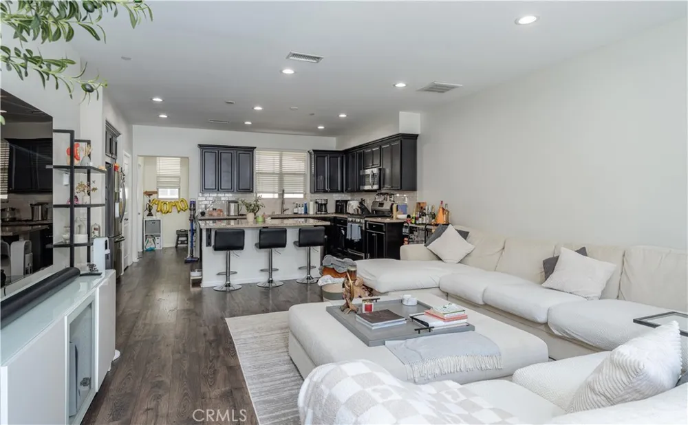 11905 Nixon Whittier, CA 90601