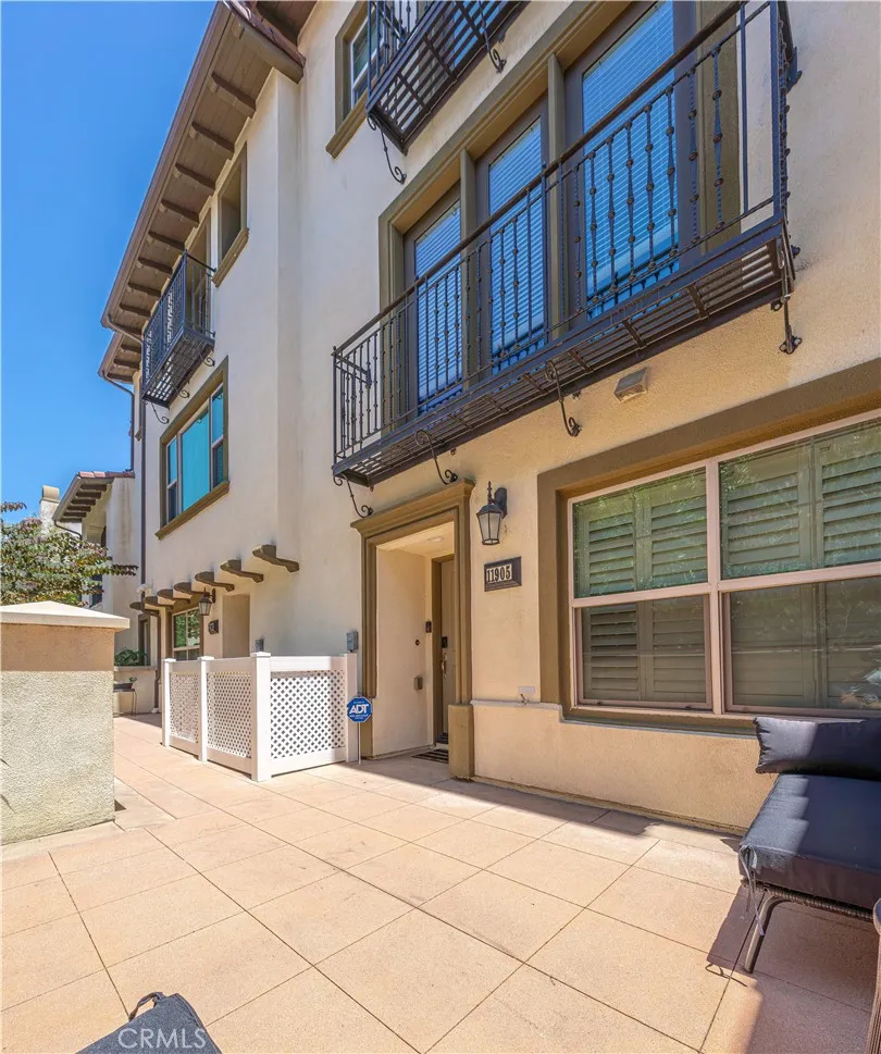 11905 Nixon Whittier, CA 90601