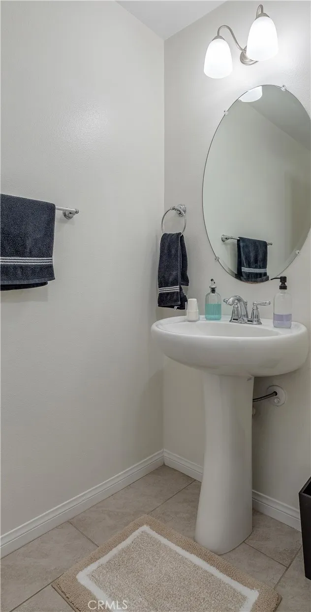 11905 Nixon Whittier, CA 90601