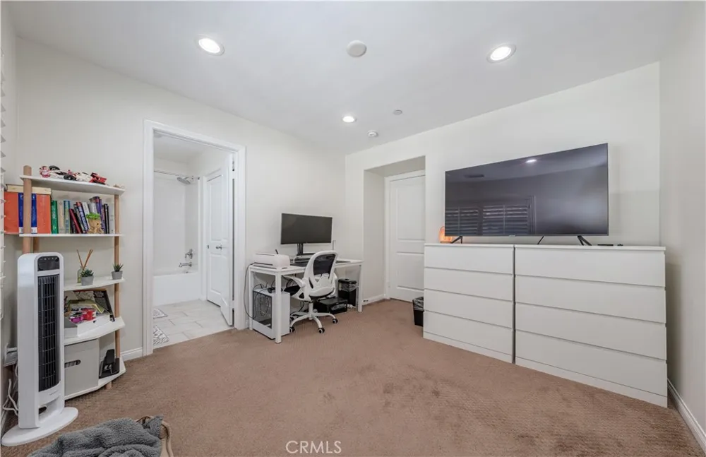 11905 Nixon Whittier, CA 90601