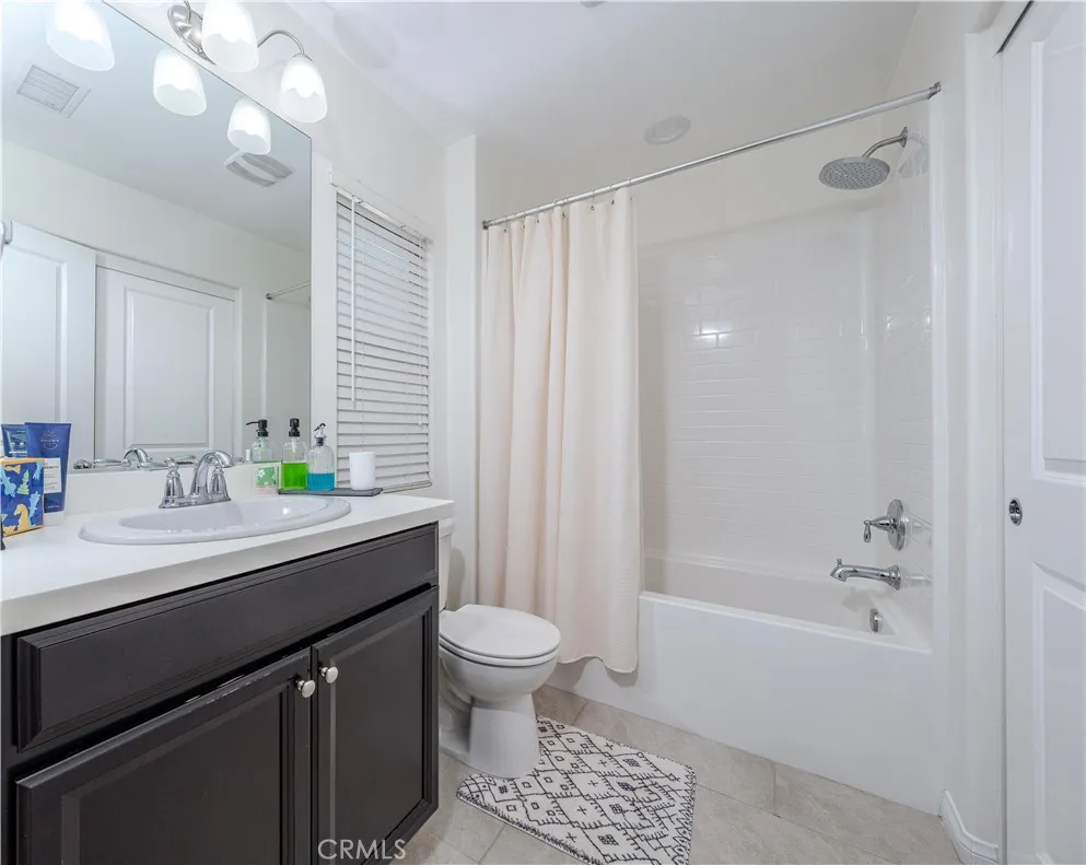 11905 Nixon Whittier, CA 90601