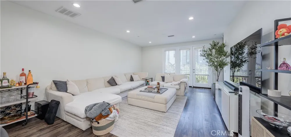 11905 Nixon Whittier, CA 90601