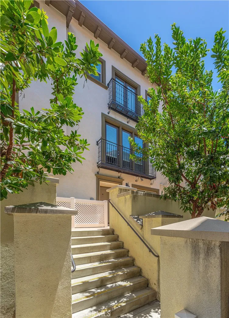 11905 Nixon Whittier, CA 90601