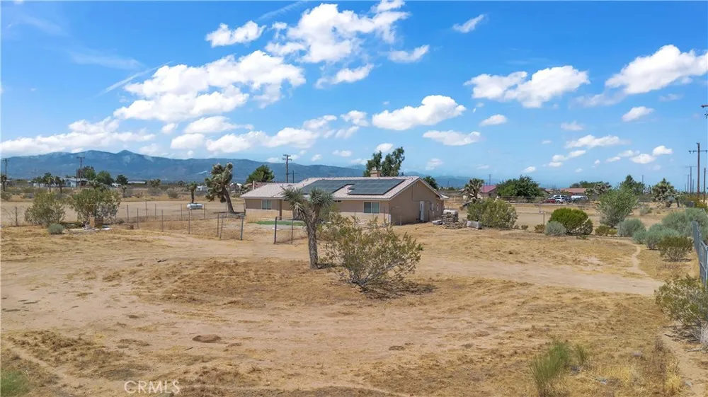 13473 Rochester Phelan, CA 92371
