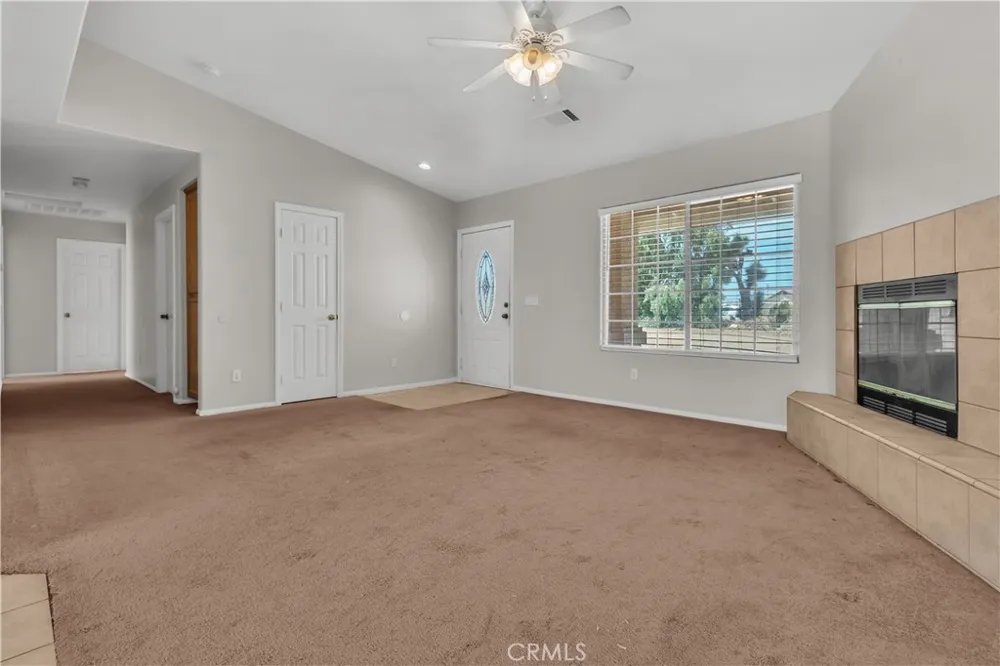13473 Rochester Phelan, CA 92371